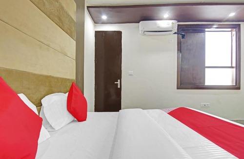 Indirapuram Hotel | Hotel O OM