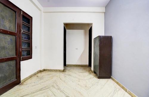 Gurugram Hotel | Hotel O Shubham Guest House