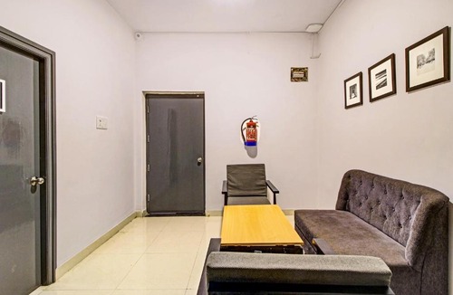 Shamshabad Hotel | Hotel O SS Skyline