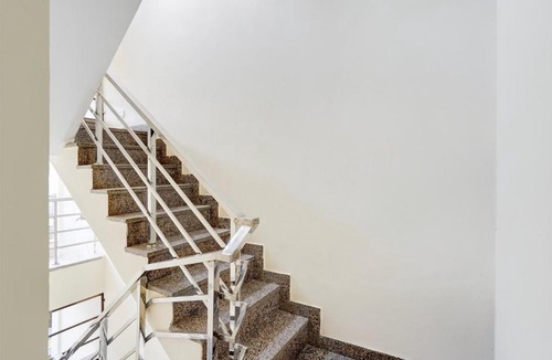Gurugram Hotel | Hotel O Super Silverkey Galleria Market