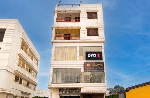 Madhyamgram Hotel | Hotel O The Crown