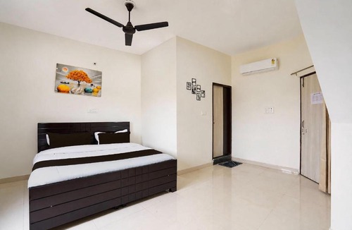 Sudhowala Hotel | Hotel O Uttaranchal University Formerly Anand Residency
