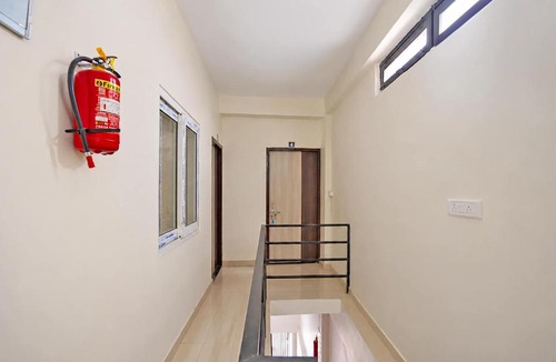 Sudhowala Hotel | Hotel O Uttaranchal University Formerly Anand Residency