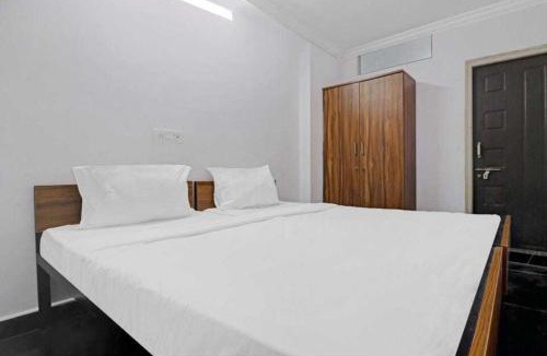 Hyderabad Hotel | Hotel O White Carnations Hotels