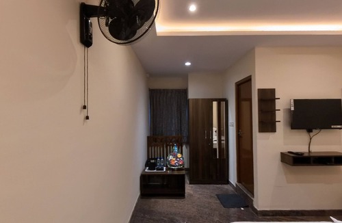 Narasapura Hotel | Hotel Olive Leave's