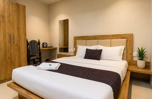 Indore Hotel | Hotel One 40