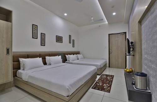 Sayajiganj Hotel | Hotel Orbit