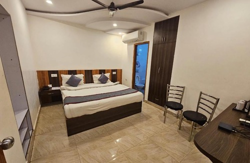 Gomti Nagar Hotel | HOTEL ORCHID