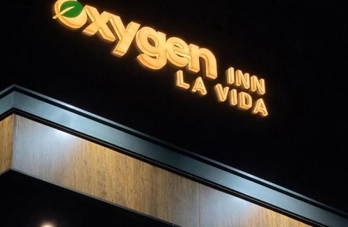 Sector 27 Hotel | Hotel Oxygen La Vida-Noida Sector 18