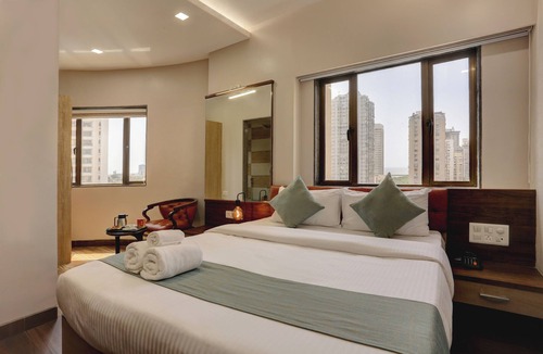 Cuffe Parade Hotel | Hotel Ozone Inn