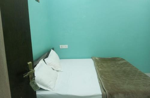 Faizabad House | Hotel Paarvi Palace