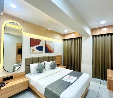 Navrangpura Hotel | Hotel Palash Icon