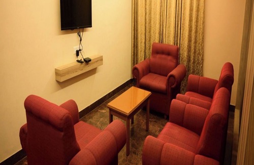 Mayiladuthurai Hotel | Hotel Pams Mayiladuthurai