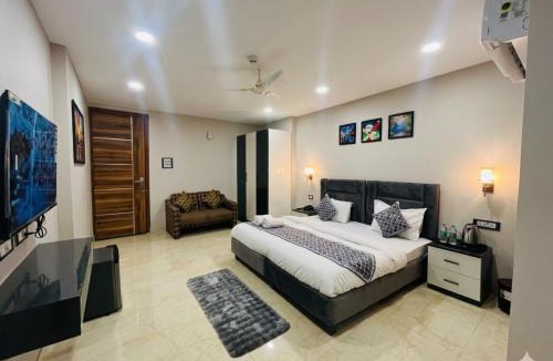 DLF Farms Hotel | Hotel paradise - DLF Farm Gate no 3