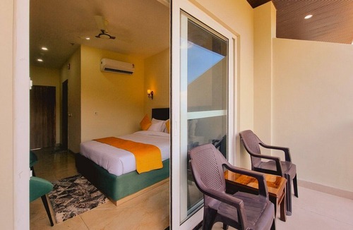 Banikhet Hotel | Hotel Pines And peaks By Tws