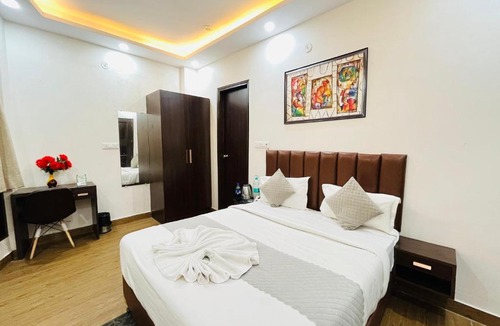 Ghaziabad Hotel | Hotel PP Tower - Near Ghaziabad Railway Station