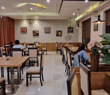 Chintpurni Hotel | Hotel President