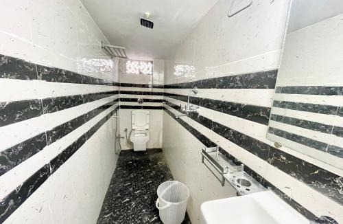 Varanasi Hotel | Hotel PSR Prem-Shobha Residency ! Varanasi fully-Air-Conditioned hotel at prime location with off site Parking availability, near Kashi Vishwanath Temple, and Ganga ghat - 2