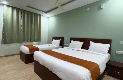 Bengaluru Hotel | Hotel Raasaa Grand Rooms