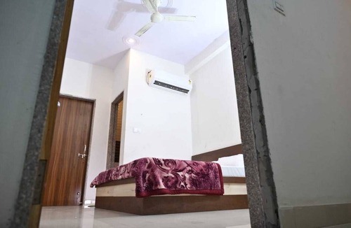 Shri Madhopur Hotel | Hotel Raj Palace & Restaurant