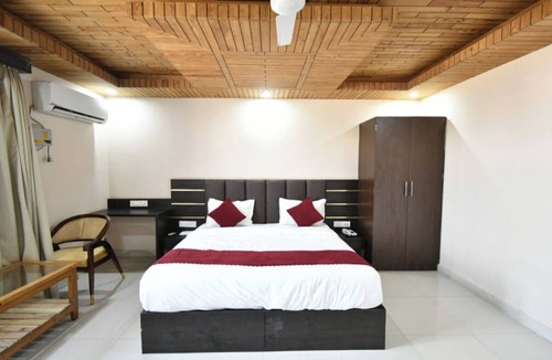 Varanasi Hotel | Hotel Ram Janki Palace
