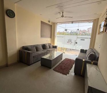 Delhi Hotel | Hotel Red Diamond Residency