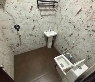 Delhi Hotel | Hotel Red Diamond Residency