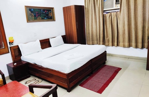 Ghaziabad Hotel | Hotel Redbury