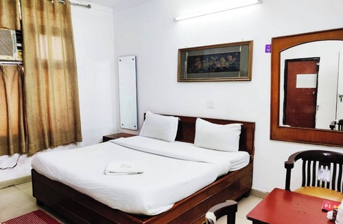 Ghaziabad Hotel | Hotel Redbury