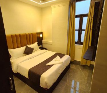 Wellington Pier Hotel | Hotel Regal Gate