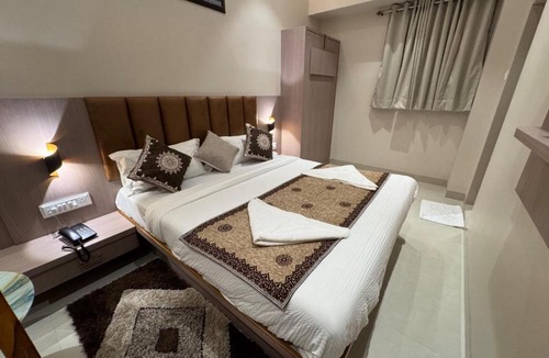 Nerul Hotel | Hotel Regal Residency