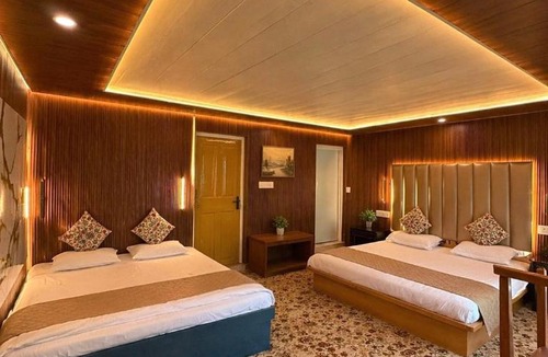 Laripora Hotel | Hotel Rose Hill Pahalagam
