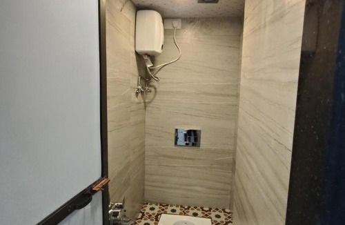 Fort Hostel | Hotel Rose Inn Dormitory