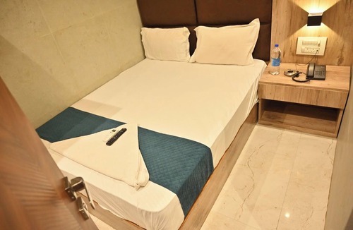 Kurla West Hotel | Hotel Royal Bkc