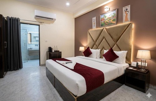 Ghaziabad Hotel | Hotel Royal Blue The Premium Rooms-Rajendera Nagar
