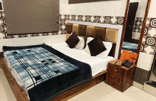 Kalyanpur Hotel | Hotel Royal Castle
