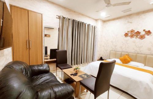 Ludhiana Hotel | HOTEL ROYAL CROWNE - Resort, Swimming Pool, Banquet Hall, Premium Rooms