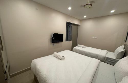 Royapettah Hotel | HOTEL ROYAL KING Near Express Avenue Mall, EA Chambers, Australian Consulate,