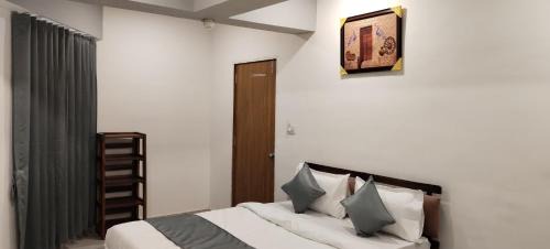 Gandhinagar Hotel | Hotel Royal Park