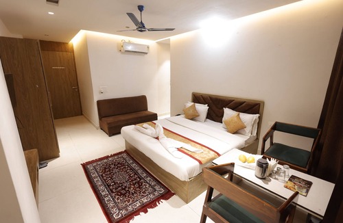 Bharatpur Hotel | Hotel Royal Vilas