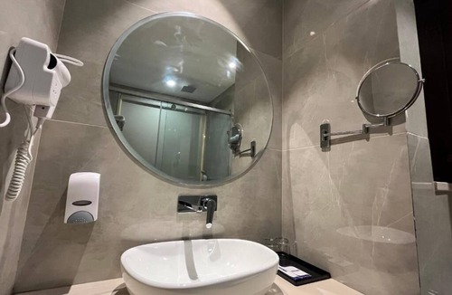 Amritsar Hotel | Hotel RRV with Free Parking