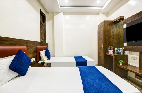 Paharganj Hotel | Hotel Saffron Inn