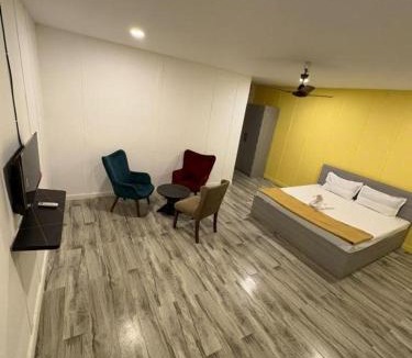 Vadanemelli Hotel | Hotel Sakthi-Pallava Shore's