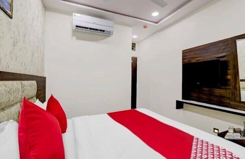 Navrangpura Hotel | HOTEL SAROVAR INN C G ROAD