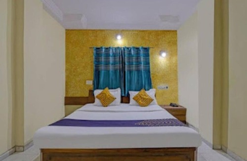 Navrangpura Hotel | HOTEL SAROVAR INN