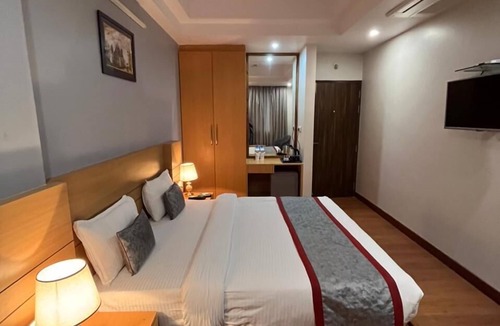 Gomti Nagar Hotel | Hotel Sarvin