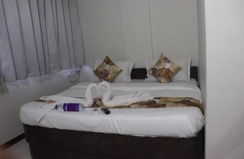 Vastrapur Hotel | Hotel Savera INN