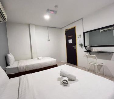 Victoria Hotel | Hotel Seroja