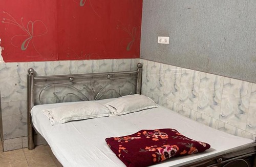 Taltala Hotel | Hotel Shabnam,Near Park St,New Market,Esplanade
