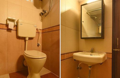 Sector II House | HOTEL SHIVALAYA, Near Tank 8